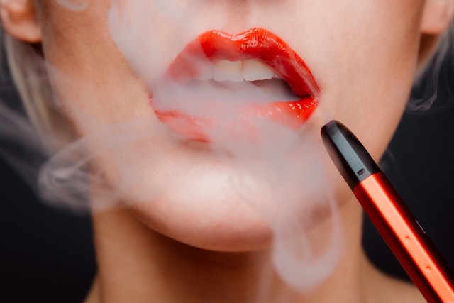 Puffen, Dampfen, Genießen: Die Freiheit von E-Zigaretten genießen